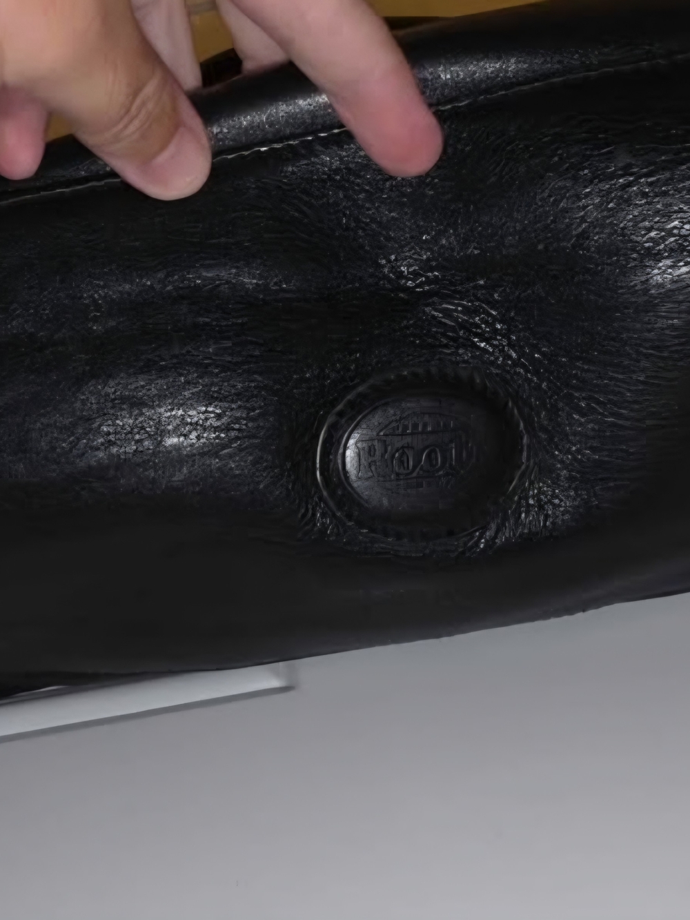 Roots Black Leather Handbag with Gold Logo Plaque - Picture 4 of 10